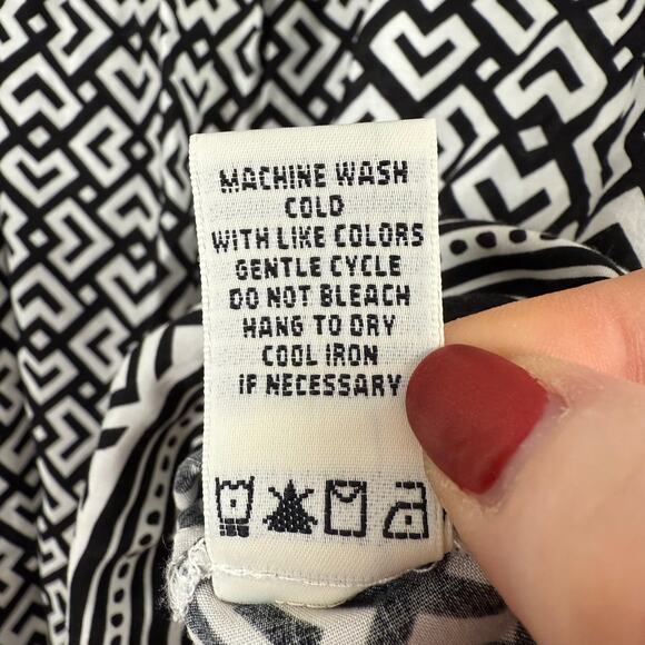 Max Studio Womens Sleeveless Top Size Small Tassels Boho Aztec Summer Spring - Picture 7 of 7